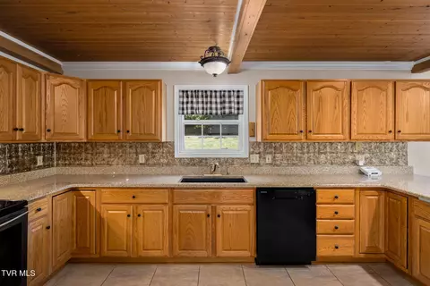Kitchen - 2 Gatewood Drive Gray Tn 37615, Gray, TN 37615 photo 2 of 4