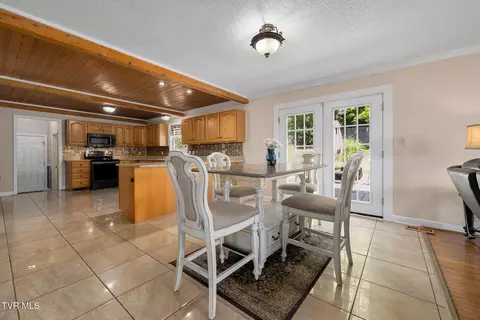 Dining - 2 Gatewood Drive Gray Tn 37615, Gray, TN 37615 photo 2 of 3