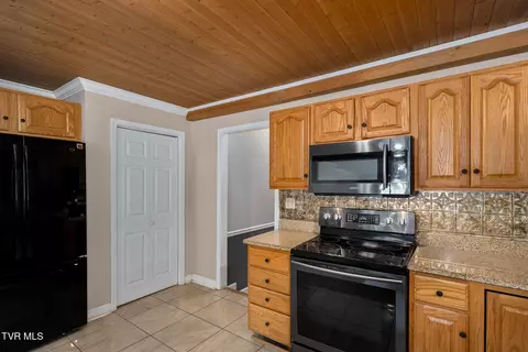 Kitchen - 2 Gatewood Drive Gray Tn 37615, Gray, TN 37615 photo 3 of 4