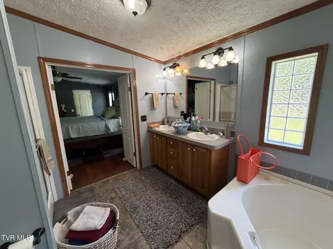 Bath - 9088 Robinette Circle Wise Va 24293, Wise, VA 24293 photo 3 of 7