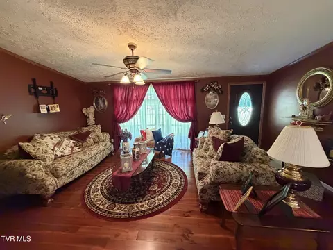 Living - 9088 Robinette Circle Wise Va 24293, Wise, VA 24293 photo 5 of 6