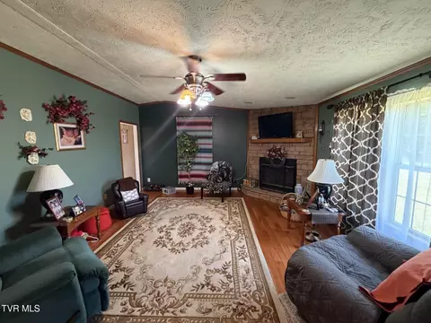 Living - 9088 Robinette Circle Wise Va 24293, Wise, VA 24293 photo 2 of 6