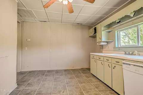 Kitchen - 35 Sipes Lane Mohawk Tn 37810, Mohawk, TN 37810 photo 2 of 4