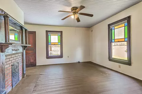 Living - 35 Sipes Lane Mohawk Tn 37810, Mohawk, TN 37810 photo 4 of 5