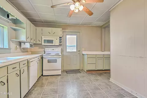 Kitchen - 35 Sipes Lane Mohawk Tn 37810, Mohawk, TN 37810 photo 4 of 4