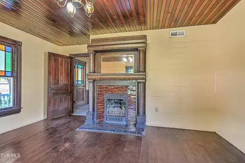 Living - 35 Sipes Lane Mohawk Tn 37810, Mohawk, TN 37810 photo 2 of 5