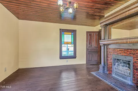 Living - 35 Sipes Lane Mohawk Tn 37810, Mohawk, TN 37810 photo 3 of 5