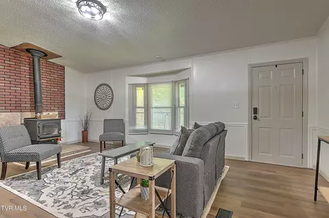 Living - 1145 Old Baxter Road Fall Branch Tn 37656, Fall Branch, TN 37656 photo 2 of 5