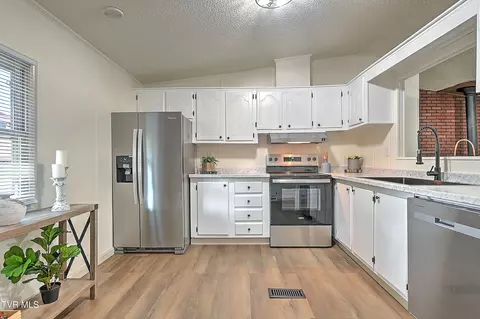 Kitchen - 1145 Old Baxter Road Fall Branch Tn 37656, Fall Branch, TN 37656 photo 2 of 3