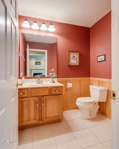 Bath - 123 Mashburn Lane Erwin Tn 37650, Erwin, TN 37650 photo 1 of 3