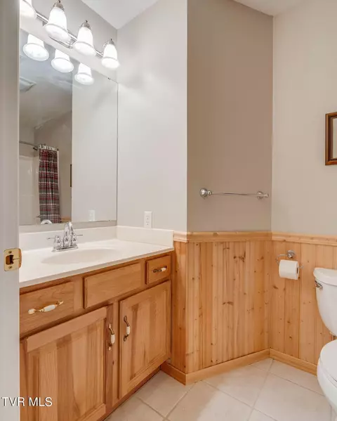 Bath - 123 Mashburn Lane Erwin Tn 37650, Erwin, TN 37650 photo 3 of 3