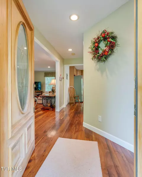 Entry Way - 123 Mashburn Lane Erwin Tn 37650, Erwin, TN 37650 photo 1 of 2