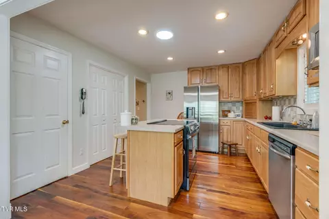 Kitchen - 123 Mashburn Lane Erwin Tn 37650, Erwin, TN 37650 photo 4 of 4