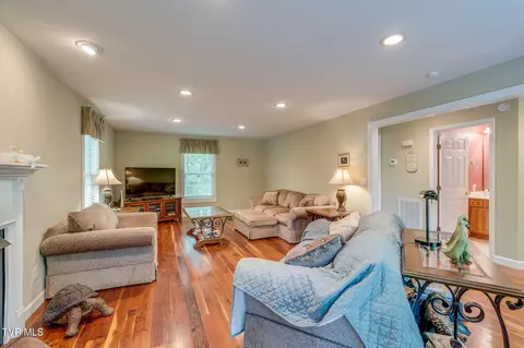 Living - 123 Mashburn Lane Erwin Tn 37650, Erwin, TN 37650 photo 2 of 3
