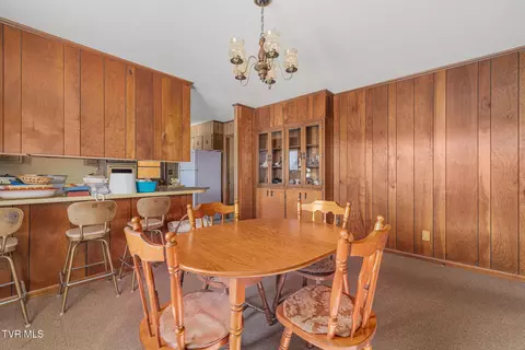 Dining - 320 Mountain View Street Erwin Tn 37650, Erwin, TN 37650 photo 3 of 3