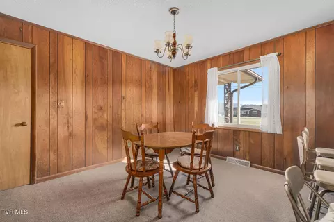 Dining - 320 Mountain View Street Erwin Tn 37650, Erwin, TN 37650 photo 2 of 3