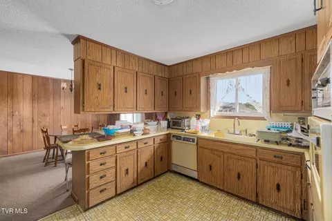 Kitchen - 320 Mountain View Street Erwin Tn 37650, Erwin, TN 37650 photo 3 of 4