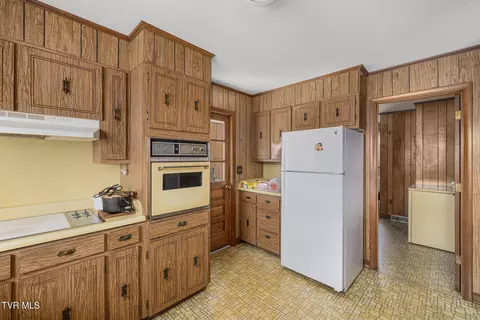 Kitchen - 320 Mountain View Street Erwin Tn 37650, Erwin, TN 37650 photo 4 of 4