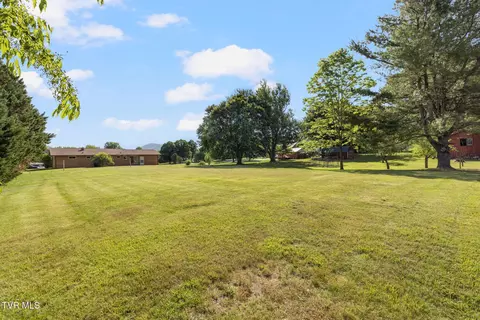 Exterior - 320 Mountain View Street Erwin Tn 37650, Erwin, TN 37650 photo 9 of 12