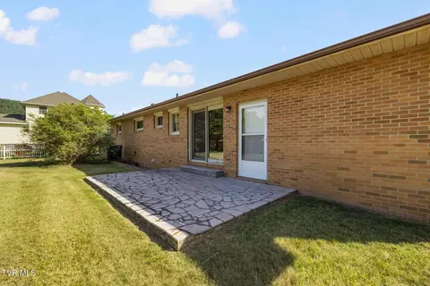 Exterior - 320 Mountain View Street Erwin Tn 37650, Erwin, TN 37650 photo 6 of 12