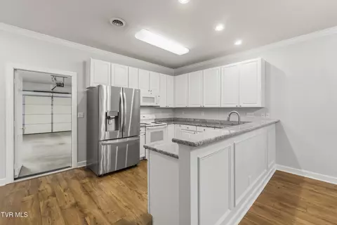 Kitchen - 1842 Cottage Drive 17 Greeneville Tn 37745, Greeneville, TN 37745 photo 1 of 2