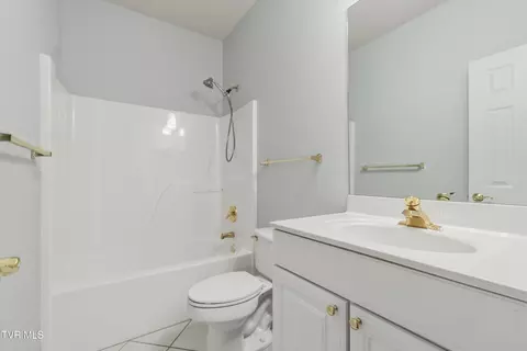 Bath - 1842 Cottage Drive 17 Greeneville Tn 37745, Greeneville, TN 37745 photo 3 of 7