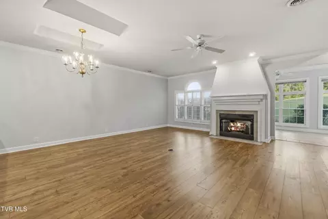 Living - 1842 Cottage Drive 17 Greeneville Tn 37745, Greeneville, TN 37745 photo 4 of 4