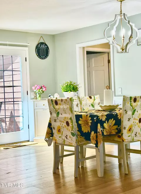Dining - 4946 Pole Bridge Road Wise Va 24293, Wise, VA 24293 photo 2 of 5