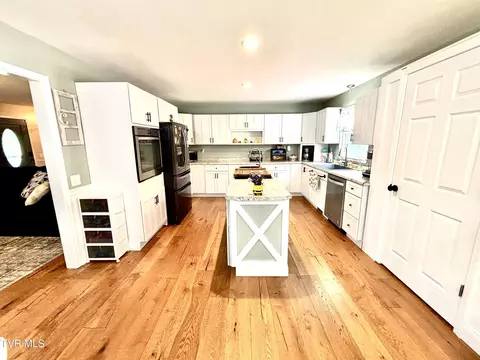 Kitchen - 4946 Pole Bridge Road Wise Va 24293, Wise, VA 24293 photo 3 of 15