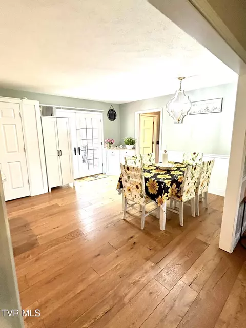 Dining - 4946 Pole Bridge Road Wise Va 24293, Wise, VA 24293 photo 3 of 5