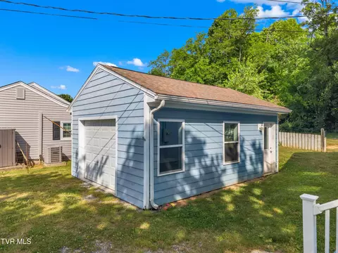 Exterior - 427 Juniper Street Greeneville Tn 37745, Greeneville, TN 37745 photo 4 of 11