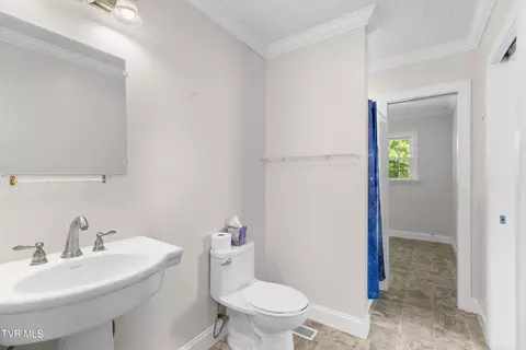 Bath - 427 Juniper Street Greeneville Tn 37745, Greeneville, TN 37745 photo 2 of 2