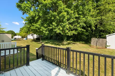 Exterior - 427 Juniper Street Greeneville Tn 37745, Greeneville, TN 37745 photo 6 of 11