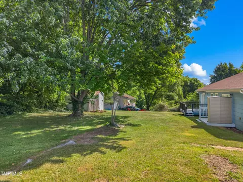 Exterior - 427 Juniper Street Greeneville Tn 37745, Greeneville, TN 37745 photo 9 of 11