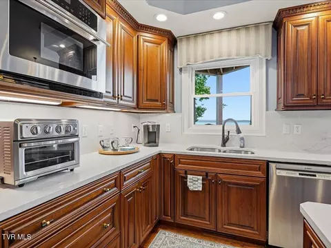 Kitchen - 1881 Pointe Drive Talbott Tn 37877, Talbott, TN 37877 photo 2 of 7