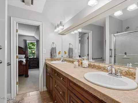 Bath - 1881 Pointe Drive Talbott Tn 37877, Talbott, TN 37877 photo 7 of 8