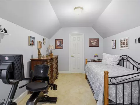 Bedroom - 1881 Pointe Drive Talbott Tn 37877, Talbott, TN 37877 photo 8 of 10