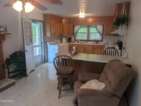 Kitchen - 9912 Sandlick Road Bee Va 24217, Bee, VA 24217 photo 2 of 2