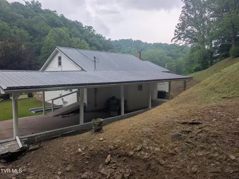 Exterior - 9912 Sandlick Road Bee Va 24217, Bee, VA 24217 photo 3 of 9