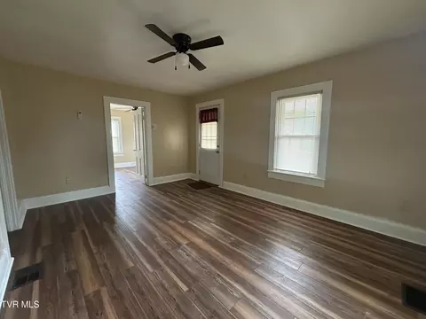 Living - 518 Spring Avenue Wise Va 24293, Wise, VA 24293 photo 3 of 5