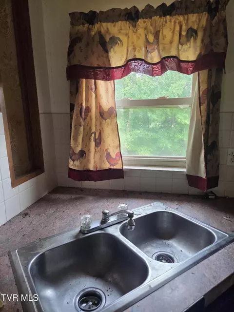 Kitchen - 405 Culver Road Limestone Tn 37681, Limestone, TN 37681 photo 3 of 3