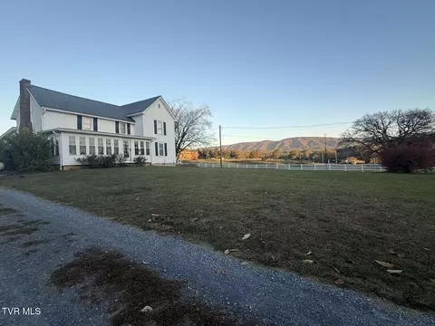 4463 Weaver Pike Bluff City Tn 37618, Bluff City, TN 37618