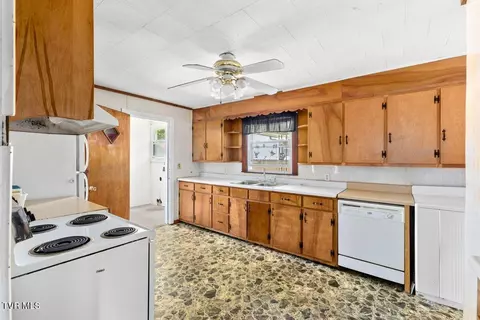Kitchen - 201 Melrose Street Hampton Tn 37658, Hampton, TN 37658 photo 2 of 2