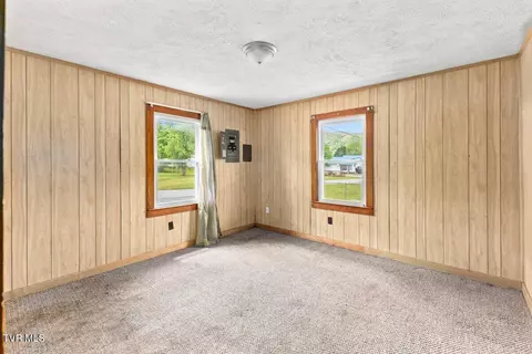 Bedroom - 201 Melrose Street Hampton Tn 37658, Hampton, TN 37658 photo 4 of 6