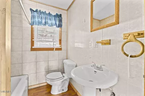 Bath - 201 Melrose Street Hampton Tn 37658, Hampton, TN 37658 photo 1 of 2