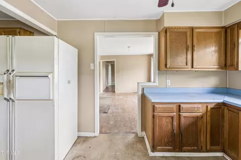 Entry Way - 902 Diane Avenue Erwin Tn 37650, Erwin, TN 37650 photo 1 of 1