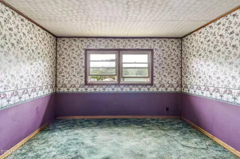 Bedroom - 902 Diane Avenue Erwin Tn 37650, Erwin, TN 37650 photo 4 of 5