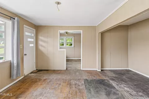Living - 902 Diane Avenue Erwin Tn 37650, Erwin, TN 37650 photo 2 of 6