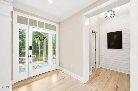 Entry Way - 9 Thunder Bay Drive Gray Tn 37615, Gray, TN 37615 photo 3 of 6