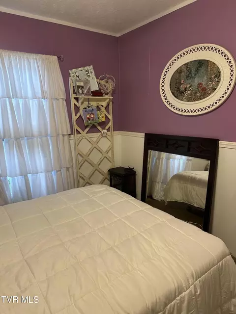 Bedroom - 132 Elliott Avenue Erwin Tn 37650, Erwin, TN 37650 photo 4 of 4